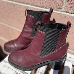 Women’s Boots Size 9