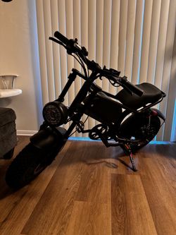 Electric Bike with Charger & Keys