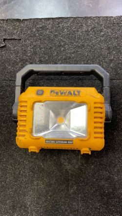 Dewalt light DCL077