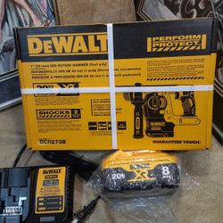 NEW DEWALT 20V XR SDS PLUS ROTARY HAMMER KIT 
