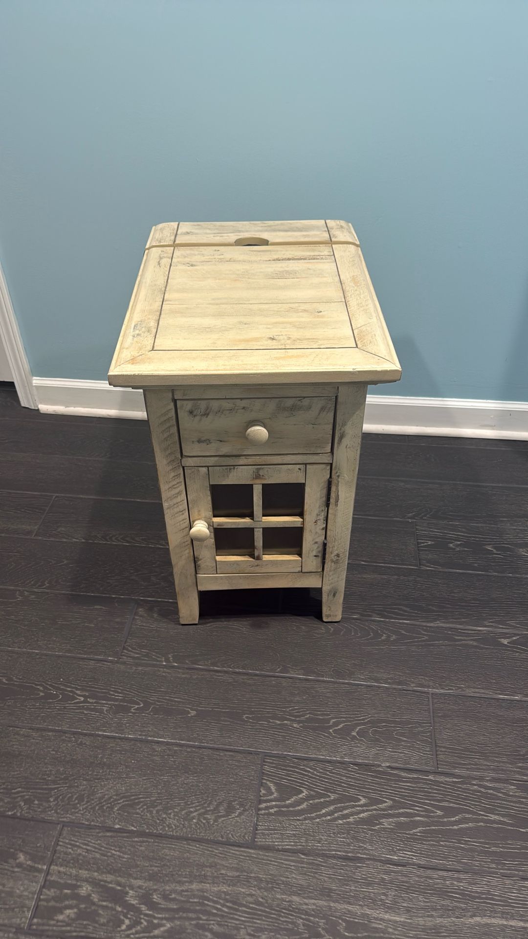 Electricity Enabled Side Table (Porch Pickup)