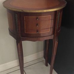 Side Table / Jewelry Table