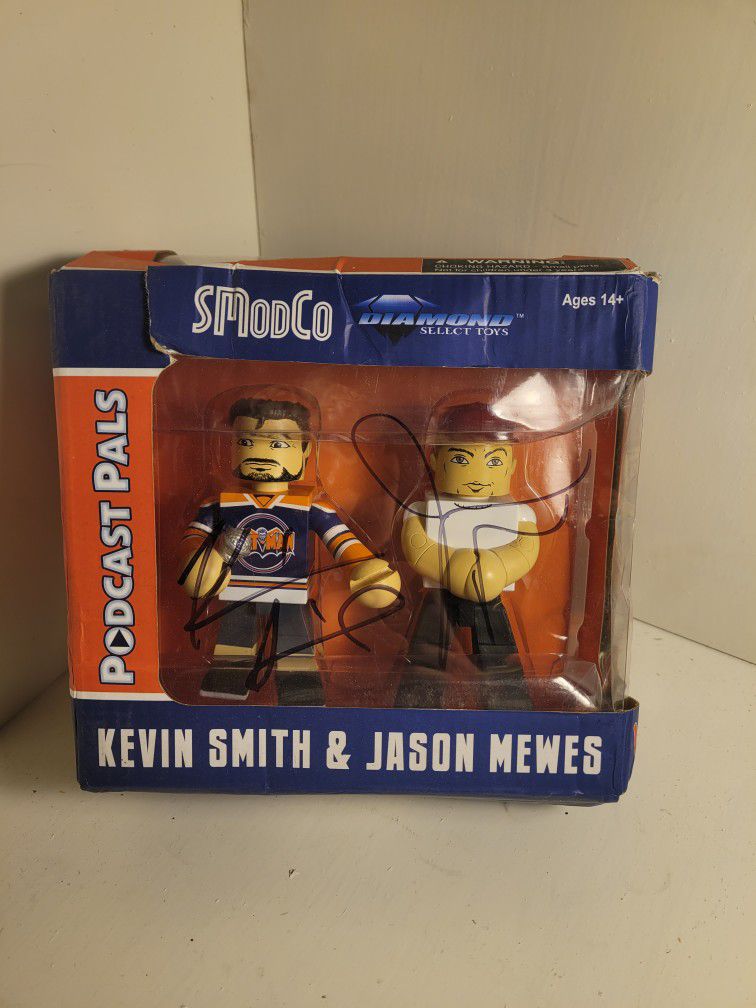 Podcast pals Figures  Kevin Smith  N Jason Mewes 