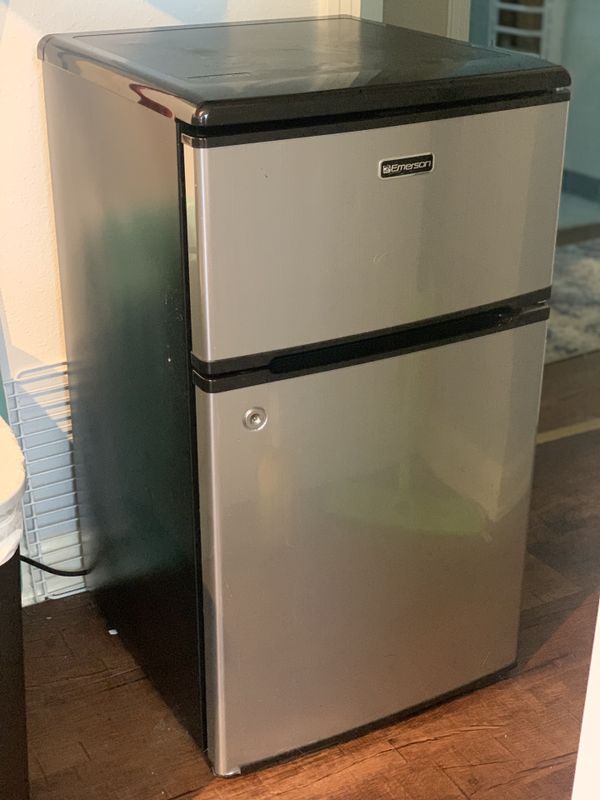 Emerson Mini Fridge & Freezer for Sale in San Antonio, TX OfferUp
