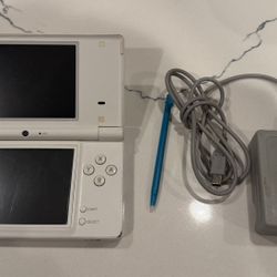 Nintendo DSi 