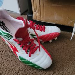 New Concord Soccer Furbol Shoes Cleats Size  US 10.5