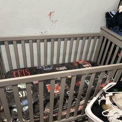 Delta Crib With Mattress 