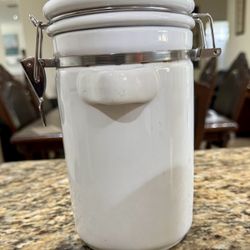 Vintage Anchor Hocking CHINA 3 Piece Canister Set White Ceramic with Locking Lids 