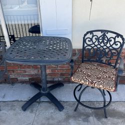 Rod, Iron Table And Chair 