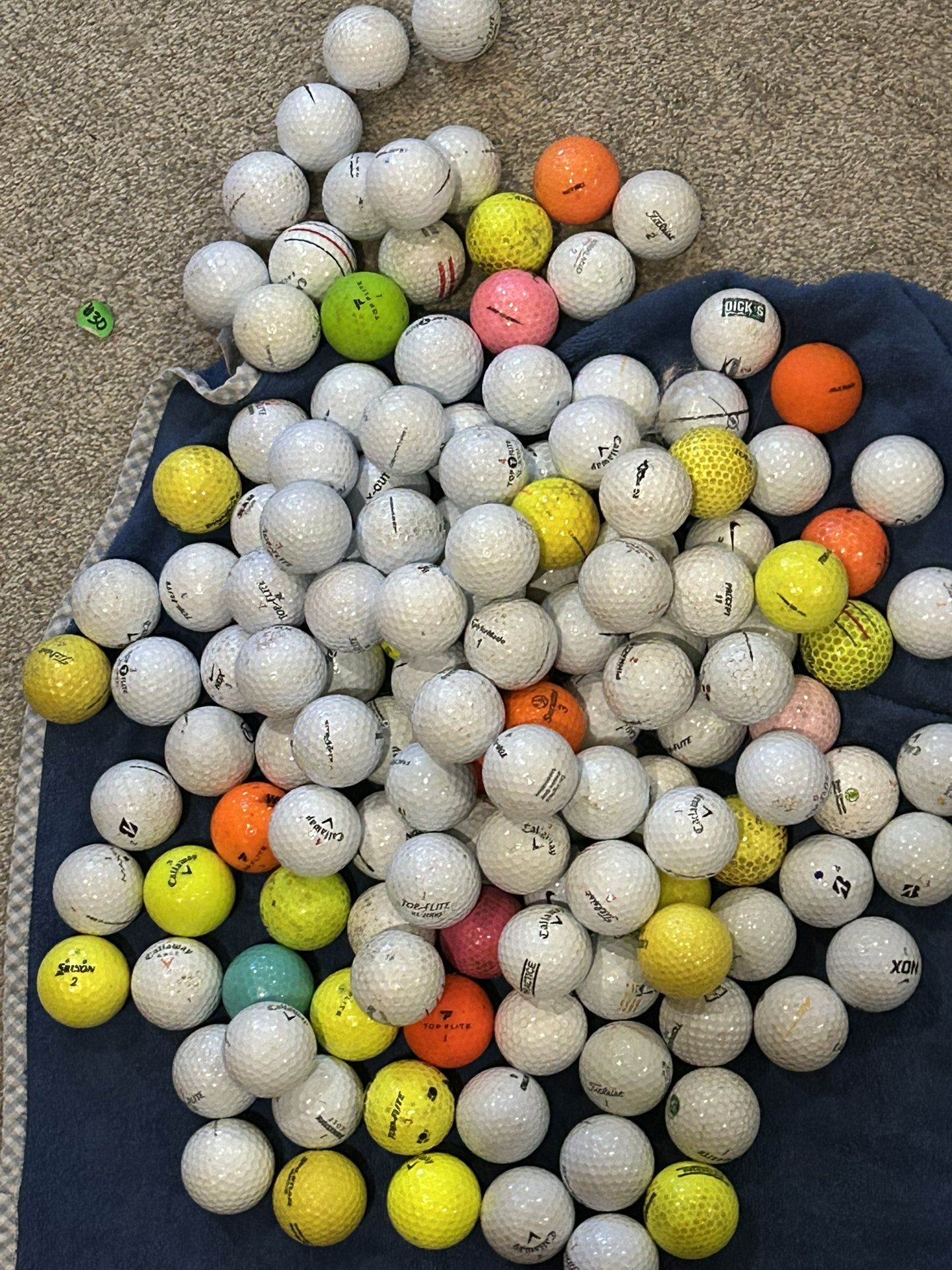 Read Description Tons Of Golf Balls 50cents Per Or 12 For 