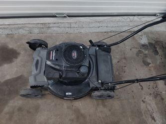 Push mower runs good ready to cut