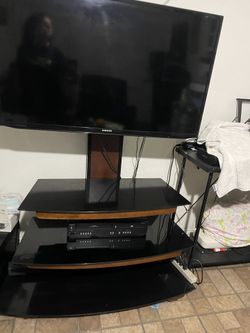 36” TV Smart With Stand