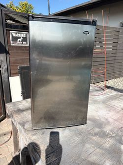 SANYO Eclipse Series Compact Refrigerator with Freezer – Stainless Look – $65
