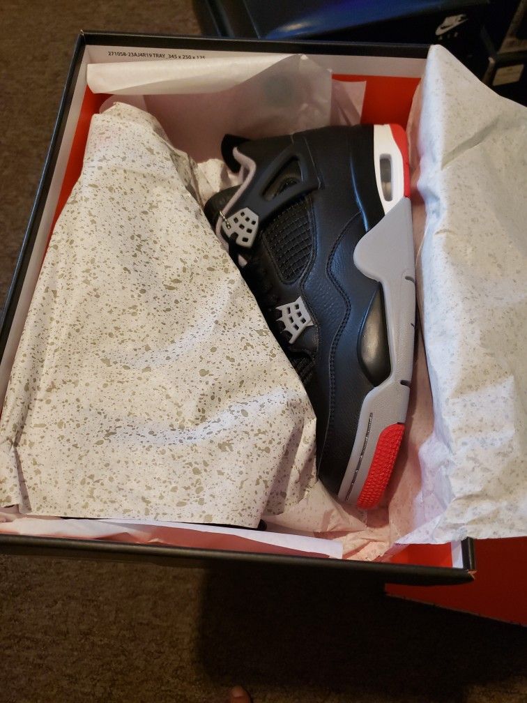 Air Jordan 4 Retro Bred Reimagined 2024 Size 9.5M