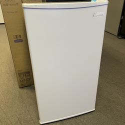 Seasons White Mini Fridge 