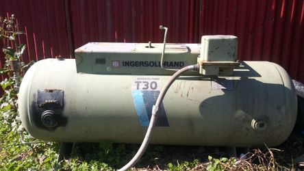 Compressor tank