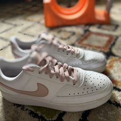 Women’s Nike Dunks 