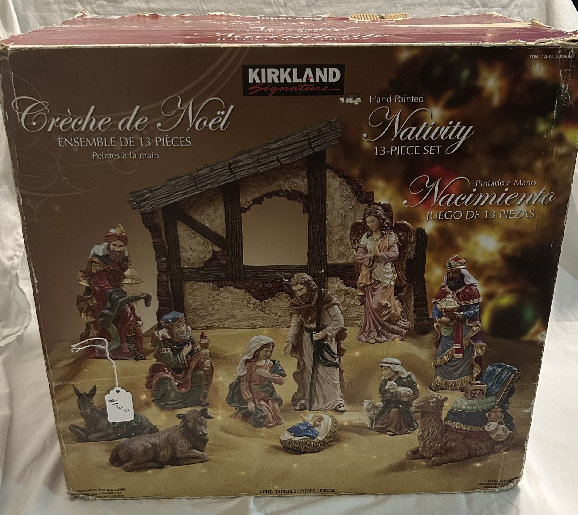 Kirkland Signature Hand-Painted 13 Piece Lrge Creche De Noel Nativity Set In Like New Condition