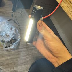 Flashlight: Lumintop E21C