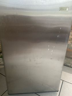 Magic Chef 4.2 Cu. Ft. Mini Refrigerator