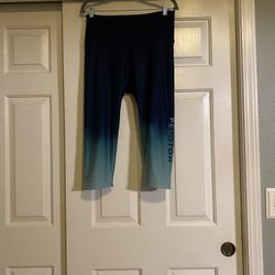 Peloton Reversible Capri Leggings 