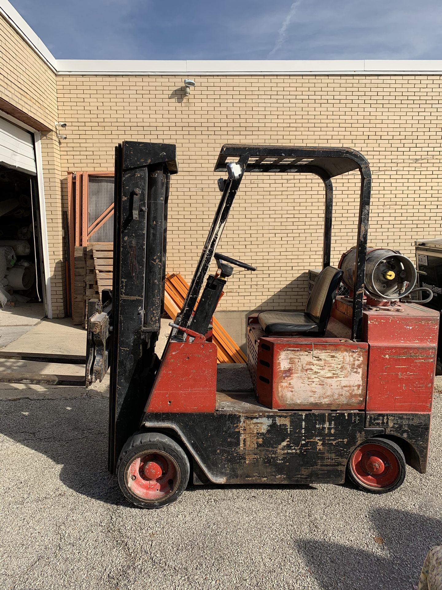 Allis Chalmers forklift