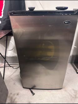 Mini Fridge 