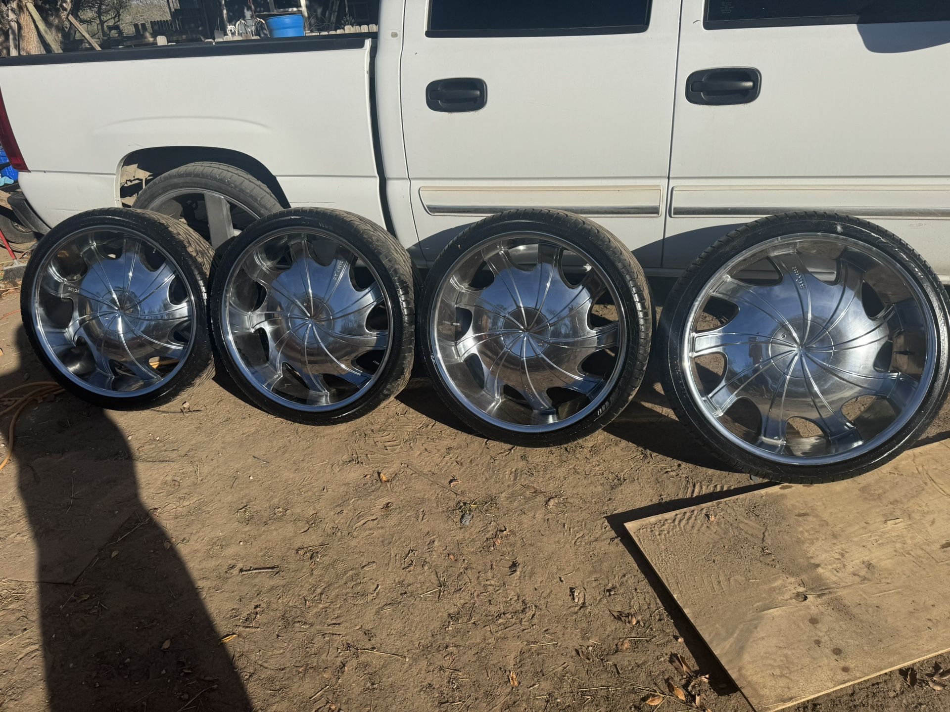 26” Starr Bear 6 Lug Universal/TRADE For BLADES $1800