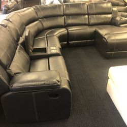 Motion Reclining Sectional (CLEARANCE)
