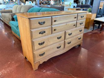 KROEHLER Traditional Light Wood 10-Drawer Dresser