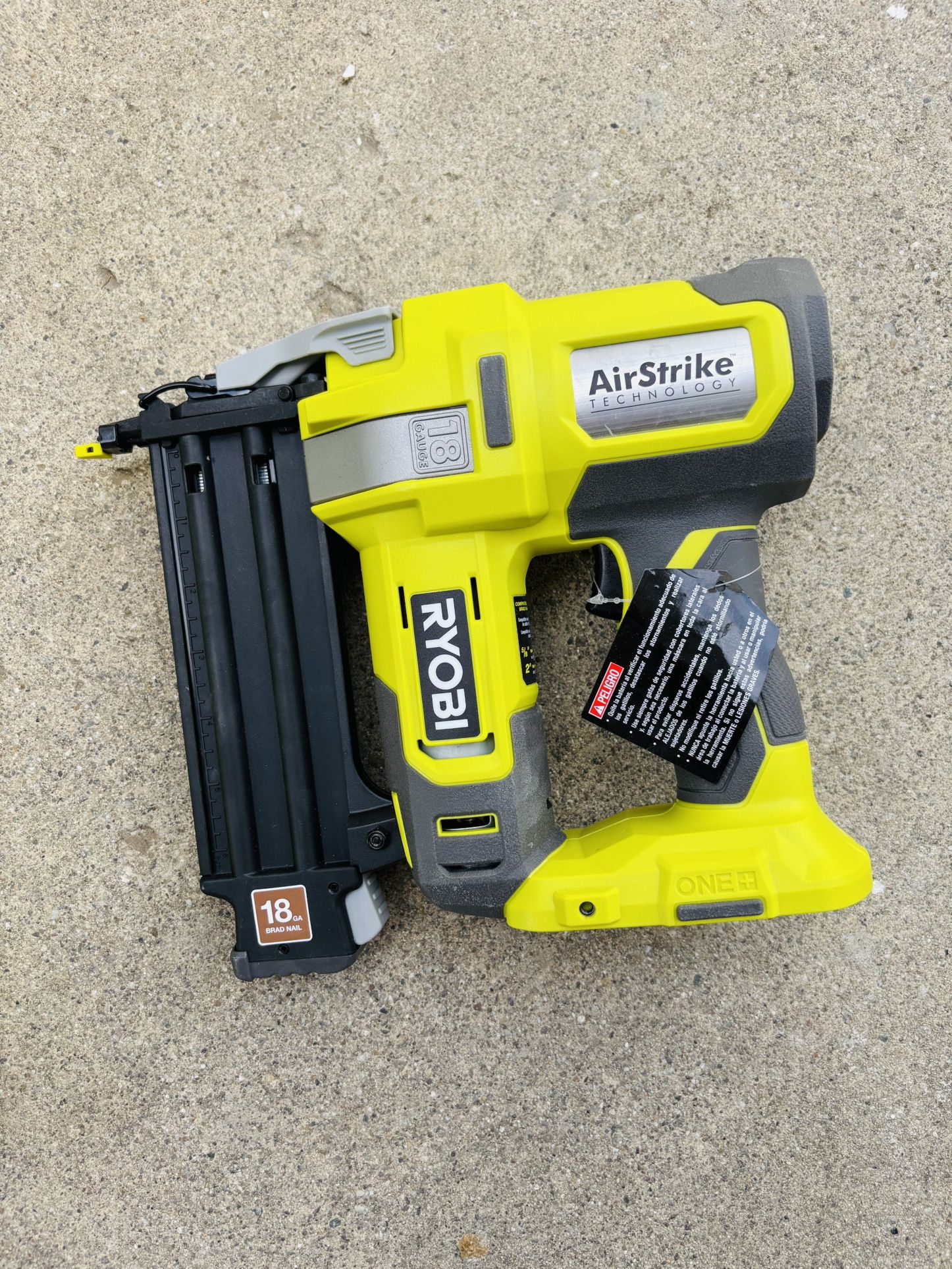 Ryobi ONE+ 18V 18-Gauge Cordless AirStrike Brad Nailer (TOOL ONLY/SOLO LA HERRAMIENTA)