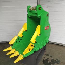 Excavator Kobelco SK 120 Heavy Duty Rock Bucket 24 inches Width. Without the Pin.