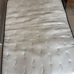 Full size mattress