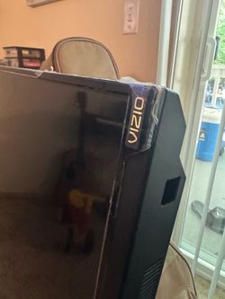 VIZIO - 36”