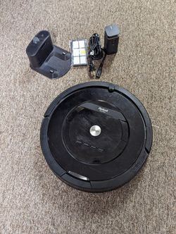 iRobot Roomba 805 Vacuum Cleaning Robot and Accessories 