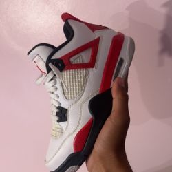 Jordan 4s