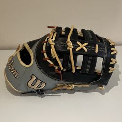 Wilson A2000 1620SS 12.5" First Base Baseball Mitt
