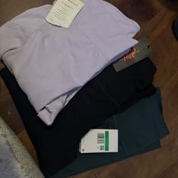 3 Pairs Of Xl Leggings 