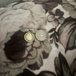 Gold pendant