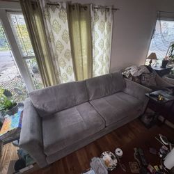Sleeper Sofa / Pull Out Couch