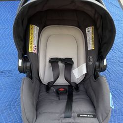 GRACO Car Seat With Base