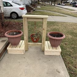 Hanging Plant Stand With Side Pots 