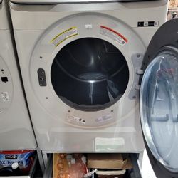 2022 Samsung Washer & Dryer 