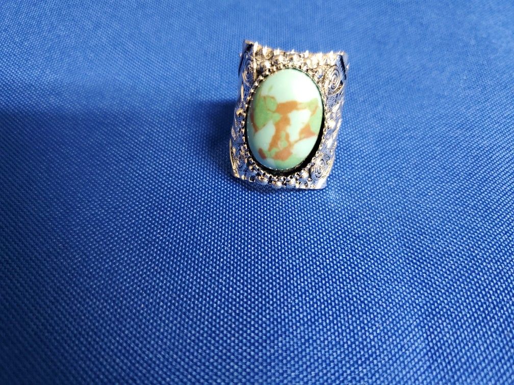 Vintage Engraved Sterling Silver Ring with Turquoise Stone Size 10 Weight 26g