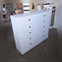 Ten drawers dresser with rails