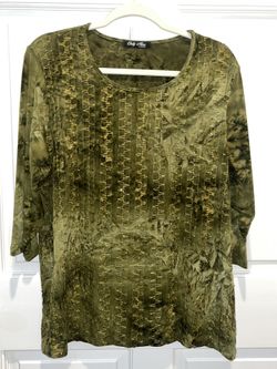 Beautiful Olive Green Top Has Embroidery & Subtle Sequence Size 2X