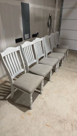 Set of 6 dinning chairs