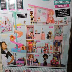L.O.L. Surprise Fashion Doll House .... Brand New 