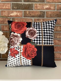 Decorative throw pillow
