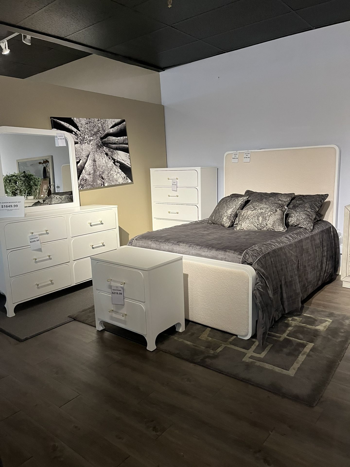 Queen Bed, Dresser, Mirror And Nightstand
